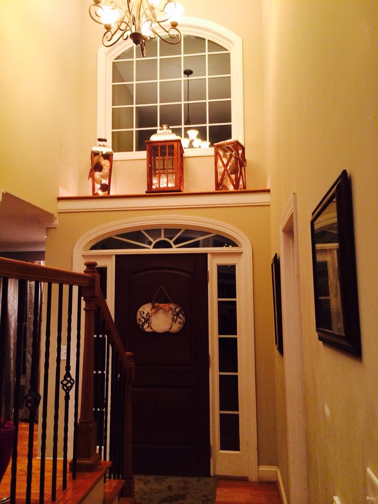how to Decorate Foyer Ledge