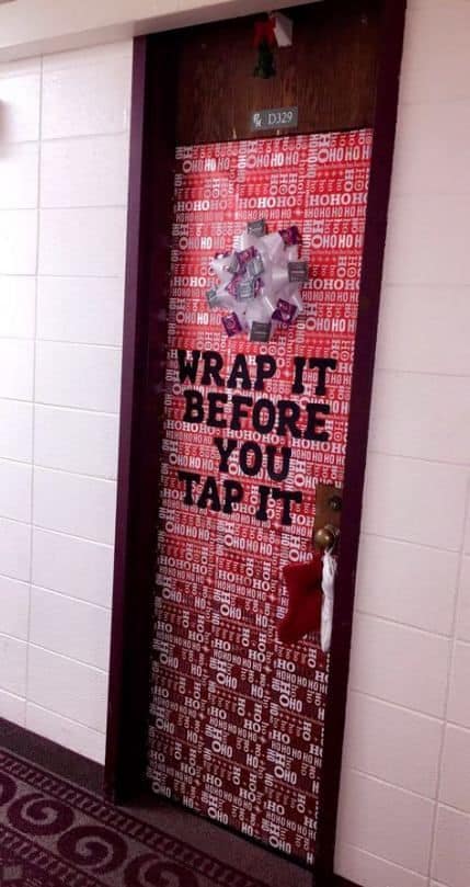 22 Genius Christmas Dorm Room Decor Ideas To Copy
