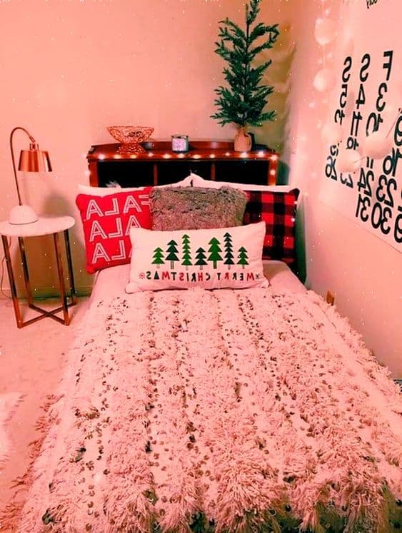 22 Genius Christmas Dorm Room Decor Ideas To Copy