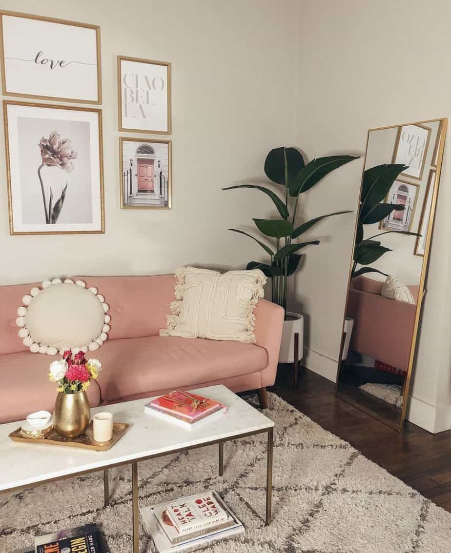 How To Arrange Аnd Decorate А Tiny Apartment From Personal Experience